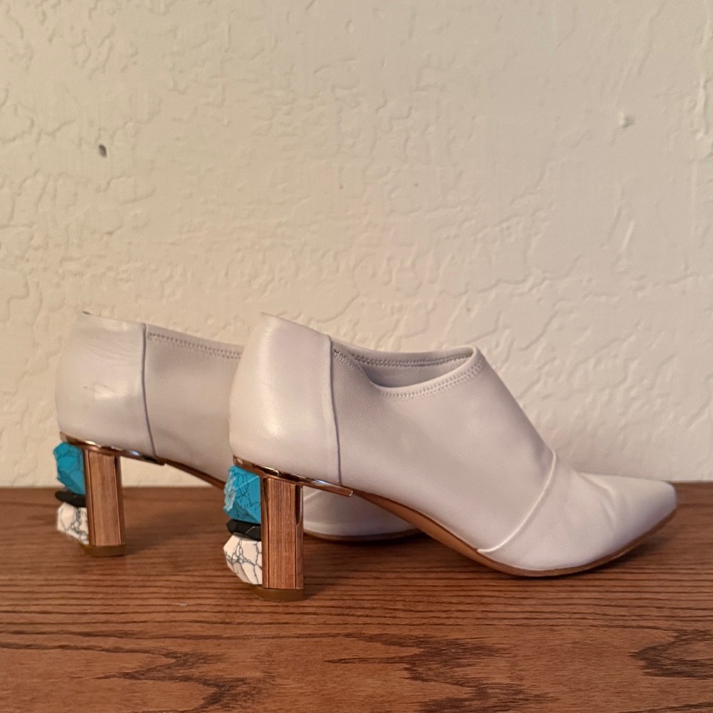 Elegant White Women's Shoes by Gabriela Hearst